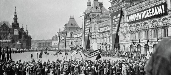 Desfile del Primero de Mayo en la Plaza Roja en 1932 - Sputnik Mundo