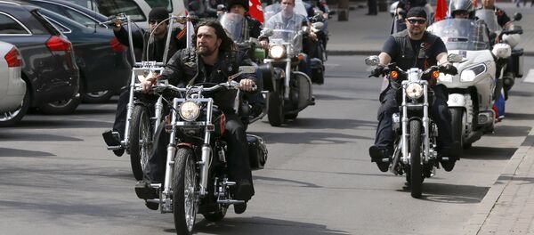 Moteros rusos del club Lobos de la Noche - Sputnik Mundo