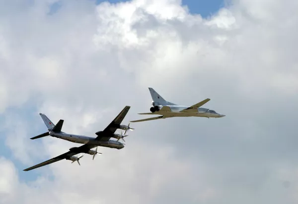 Bombarderos estratégicos Tu-95 y Tu-22 Bombarderos estratégicos Tu-95 y Tu-22 - Sputnik Mundo