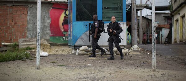 La crisis obliga a reducir el número de policías en Río de Janeiro a pesar de la violencia - Sputnik Mundo