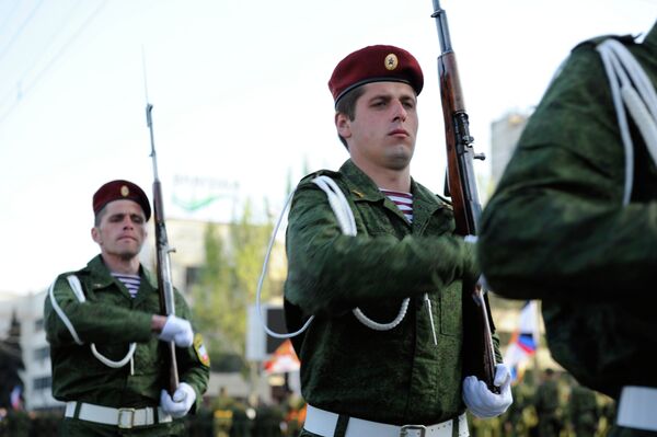 Ensayo de la Parada de la Victoria en Donetsk - Sputnik Mundo