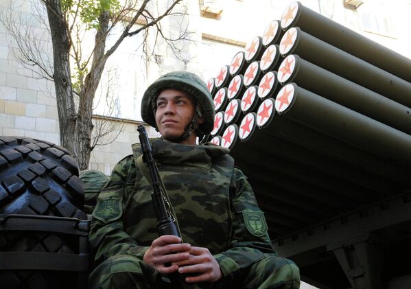 Ensayo de la Parada de la Victoria en Donetsk - Sputnik Mundo