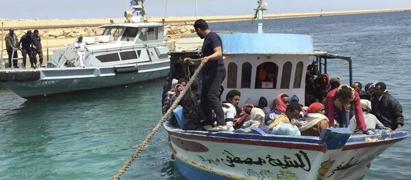 Inmigrantes ilegales intentaban navegar a Europa - Sputnik Mundo