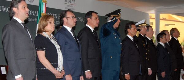 Homenaje póstumo a los militares caídos en el estado de Jalisco - Sputnik Mundo