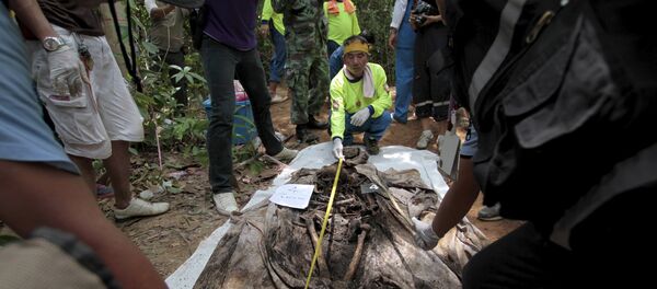 Los restos de un migrante de etnia rohingya hallados en Tailandia Los restos de un migrante de etnia rohingya hallados en Tailandia - Sputnik Mundo