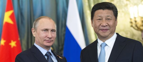 Presidente de Rusia, Vladímir Putin, y presidente de China , Xi Jinping, durante su encuentro en Kremlin. Moscú, 8 de mayo de 2015 - Sputnik Mundo