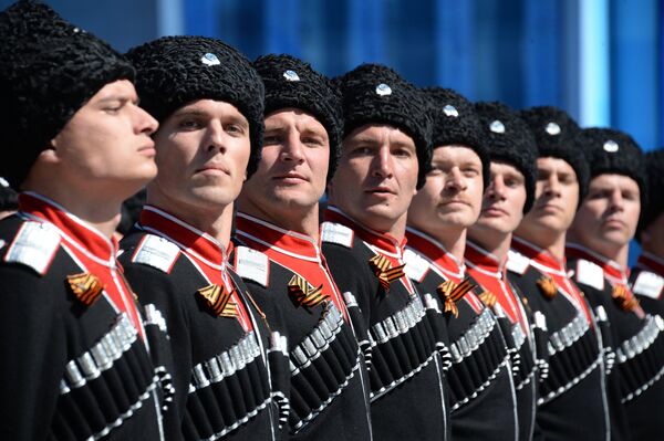 Cosacos de Kubán durante el Desfile de la Victoria en la Plaza Roja - Sputnik Mundo