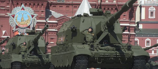 Obuses autopropulsados Koalítsiya-SV durante el Desfile de la Victoria en la Plaza Roja en Moscú - Sputnik Mundo