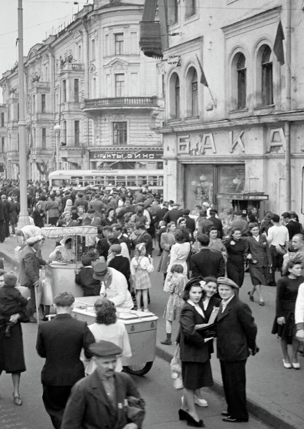 “Algo que fue imposible describir”, Moscú y sus habitantes el 9 de mayo de 1945 “Algo que fue imposible describir”, Moscú y sus habitantes el 9 de mayo de 1945 - Sputnik Mundo