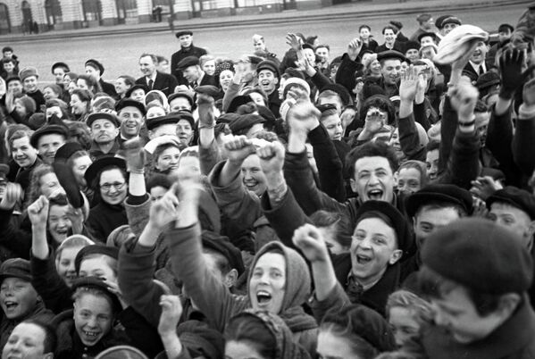 “Algo que fue imposible describir”, Moscú y sus habitantes el 9 de mayo de 1945 “Algo que fue imposible describir”, Moscú y sus habitantes el 9 de mayo de 1945 - Sputnik Mundo