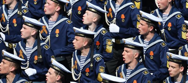 Cadetes de la Escuela Naval Najímov durante el Desfile de la Victoria en la Plaza Roja (archivo) - Sputnik Mundo