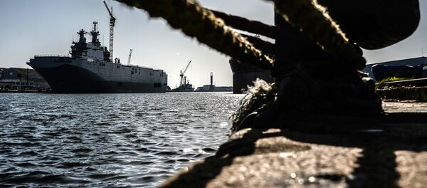 Francia asusta a empresarios con situación de los Mistral - Sputnik Mundo