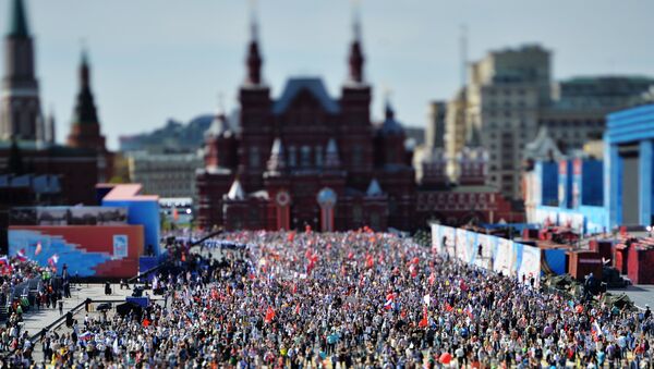 La marcha del Regimiento Inmortal reúne unas 300.000 personas en Moscú - Sputnik Mundo