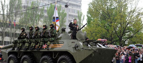 Desfile militar con motivo del 9 de mayo, Día de la Victoria, en Donetsk - Sputnik Mundo