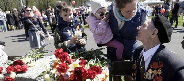 La participación de jóvenes en el Día de la Victoria es motivo de preocupación en Riga - Sputnik Mundo