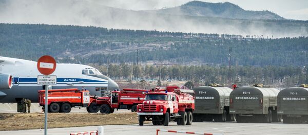 Se incrementa considerablemente la superficie de incendios forestales en Buriatia - Sputnik Mundo