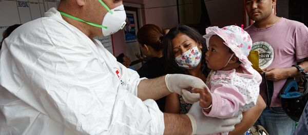 Médico ruso en Nepal - Sputnik Mundo