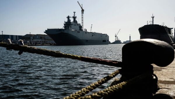 Portahelicópteros de la clase Mistral en el astillero de Saint-Nazaire, Francia - Sputnik Mundo