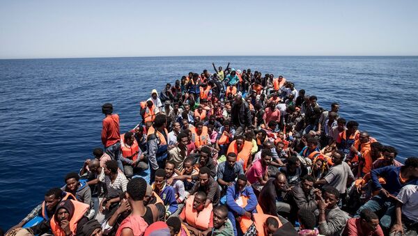 Inmigrantes africanos - Sputnik Mundo