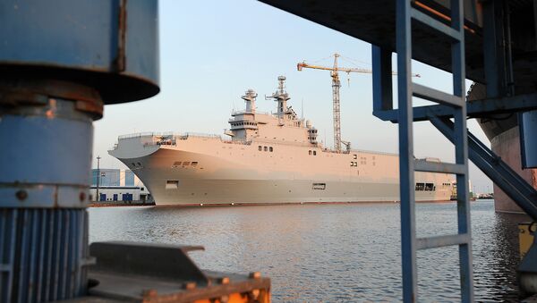 Portahelicópteros de la clase Mistral en el astillero de Saint-Nazaire, Francia - Sputnik Mundo