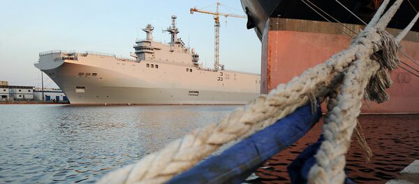 Portahelicópteros de la clase Mistral en el astillero de Saint-Nazaire, Francia - Sputnik Mundo