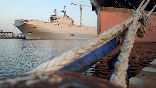 Portahelicópteros de la clase Mistral en el astillero de Saint-Nazaire, Francia - Sputnik Mundo