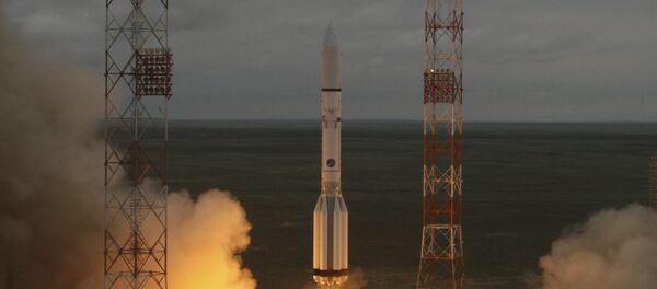 Cohete portador ruso Protón-M con el satélite de comunicaciones mexicano Mexsat-1 - Sputnik Mundo