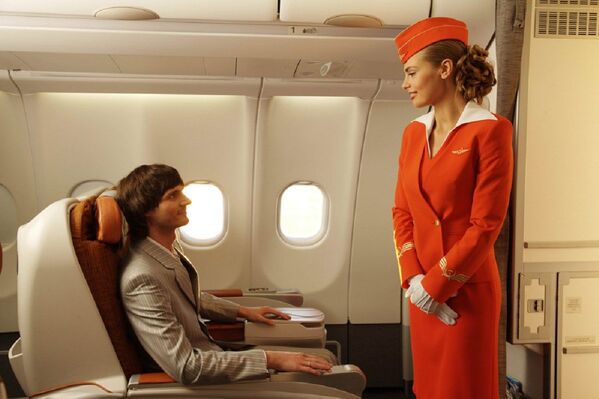 Las azafatas de Aeroflot, el rostro femenino de la mayor aerolínea rusa - Sputnik Mundo