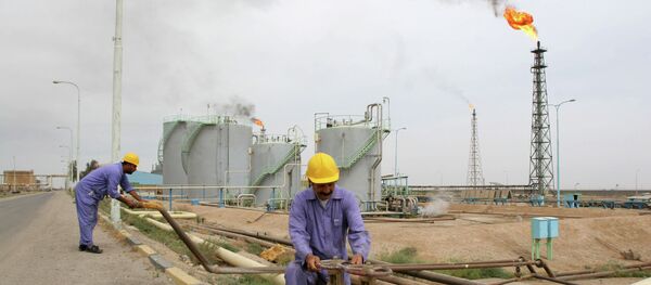 Extracción de petróleo en Irak (Archivo) - Sputnik Mundo