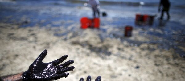 Derrame de crudo (imagen referencial) - Sputnik Mundo