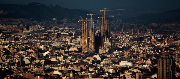 In this photo taken on Monday, Nov 1, 2010, a general view of the Sagrada Familia church is seen in Barcelona, Spain - Sputnik Mundo