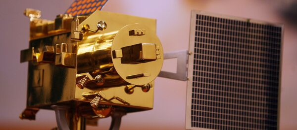 Maqueta del aparato espacial Chandrayaan-1 Maqueta del aparato espacial Chandrayaan-1 - Sputnik Mundo