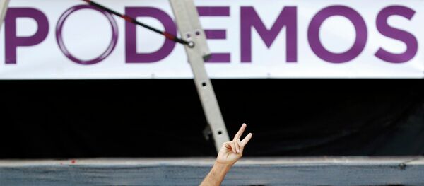 Partidario de Podemos en las elecciones - Sputnik Mundo