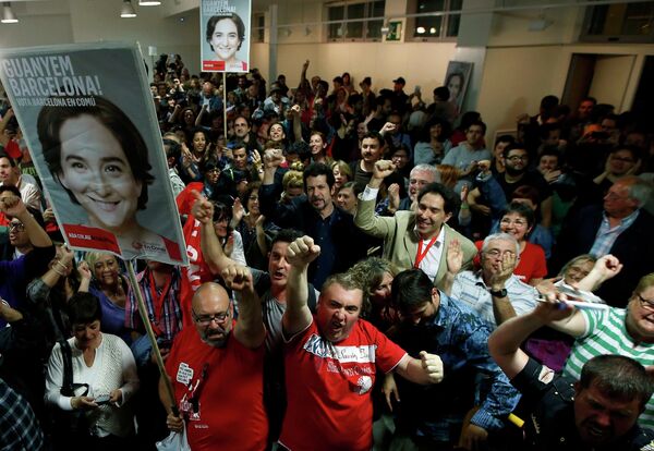 Los partidarios del Barcelona en comú - Sputnik Mundo