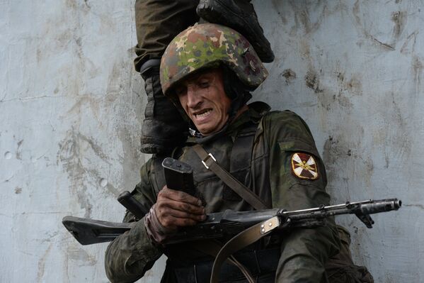 Pruebas para ostentar la boina roja de las fuerzas especiales de Rusia - Sputnik Mundo