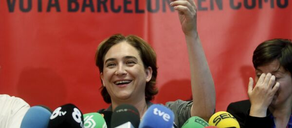 Ada Colau, líder de la plataforma Barcelona en Comú - Sputnik Mundo