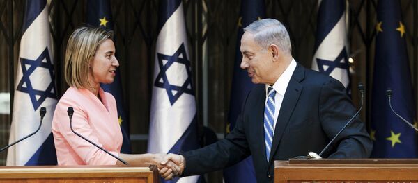 Jefa de la diplomacia de la UE, Federica Mogherini y primer ministro de Israel, Benjamín Netanyahu - Sputnik Mundo