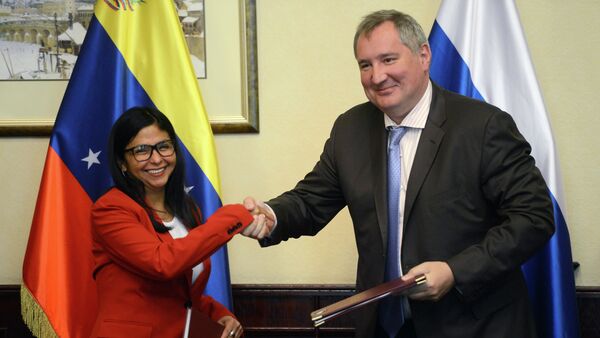 Ministra de Relaciones Exteriores de Venezuela, Delcy Rodríguez y vice primer ministro ruso, Dmitri Rogozin - Sputnik Mundo