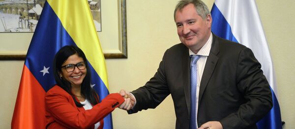 Ministra de Relaciones Exteriores de Venezuela, Delcy Rodríguez y vice primer ministro ruso, Dmitri Rogozin Ministra de Relaciones Exteriores de Venezuela, Delcy Rodríguez y vice primer ministro ruso, Dmitri Rogozin - Sputnik Mundo