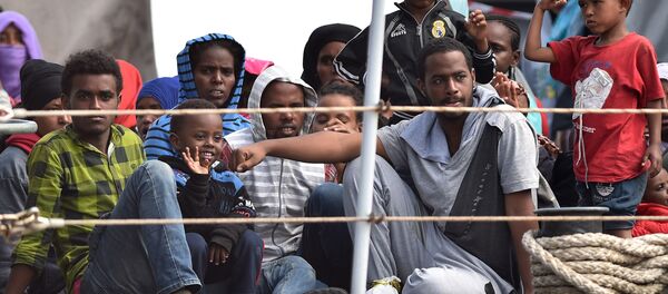 Migrantes africanos en Italia - Sputnik Mundo