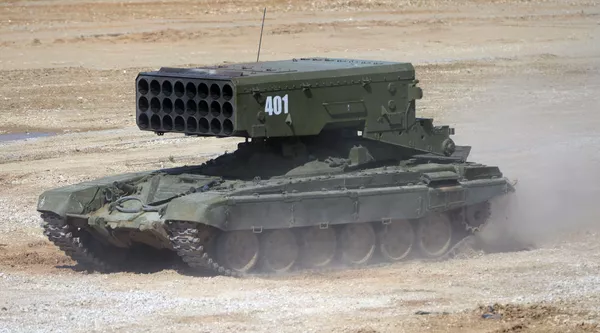 El lanzacohetes incendiario ruso TOS-1A Solntsepiok El lanzacohetes incendiario ruso TOS-1A Solntsepiok - Sputnik Mundo