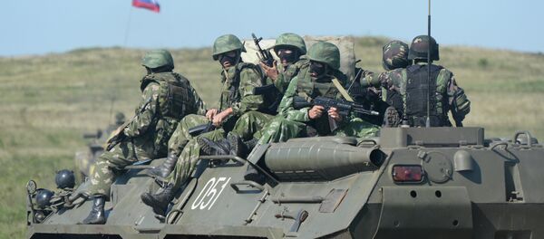 Soldados rusos participan en ejercicios antiterroristas Ruso-Chinos, 2013 - Sputnik Mundo