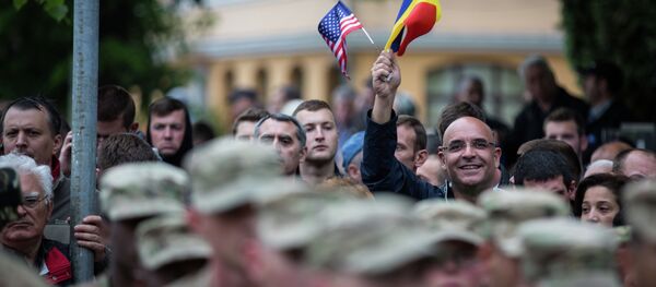 US 2nd Cavalry Regiment perform a mounted march through Romania. - Sputnik Mundo