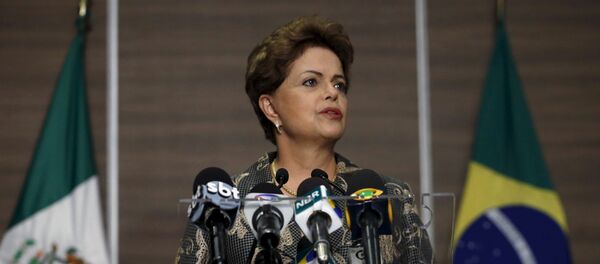 Dilma Rousseff, presidenta de Brasil, durante su visita a México - Sputnik Mundo