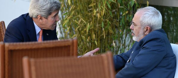 Secretario de Estado de EEUU, John Kerry y ministro de Asuntos exteriores de Irán, Javad Zarif - Sputnik Mundo
