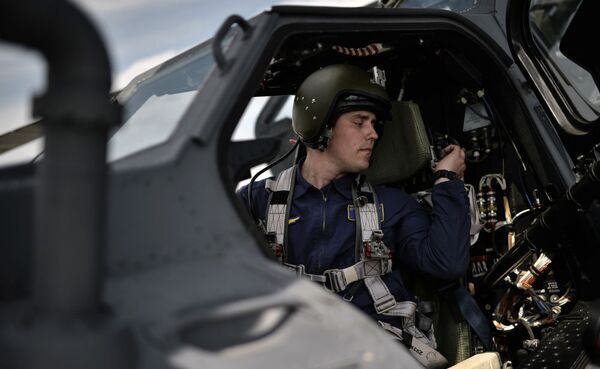 Concurso de pilotos militares Aviadarts 2015 - Sputnik Mundo