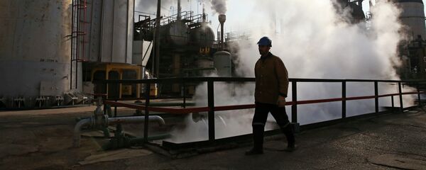 Refinería de petróleo en Irán - Sputnik Mundo