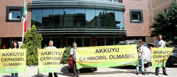 La oposición turca llama a revisar el acuerdo con Rusia sobre la central nuclear de Akkuyu - Sputnik Mundo