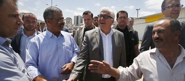 Frank-Walter Steinmeier, ministro de Asuntos Exteriores de Alemania (centro) - Sputnik Mundo