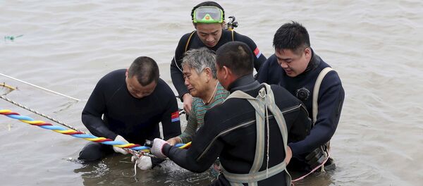 Barco Estrella del Oriente naufragado en el río Yangtse Barco Estrella del Oriente naufragado en el río Yangtse - Sputnik Mundo
